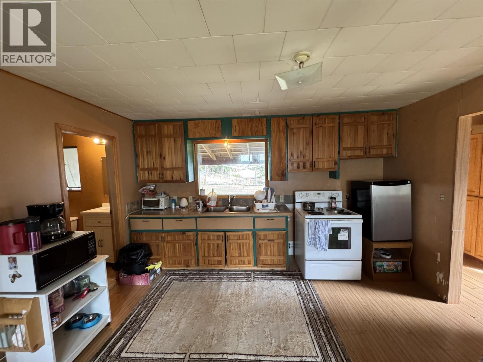 6265 HORSE LAKE ROAD - 18