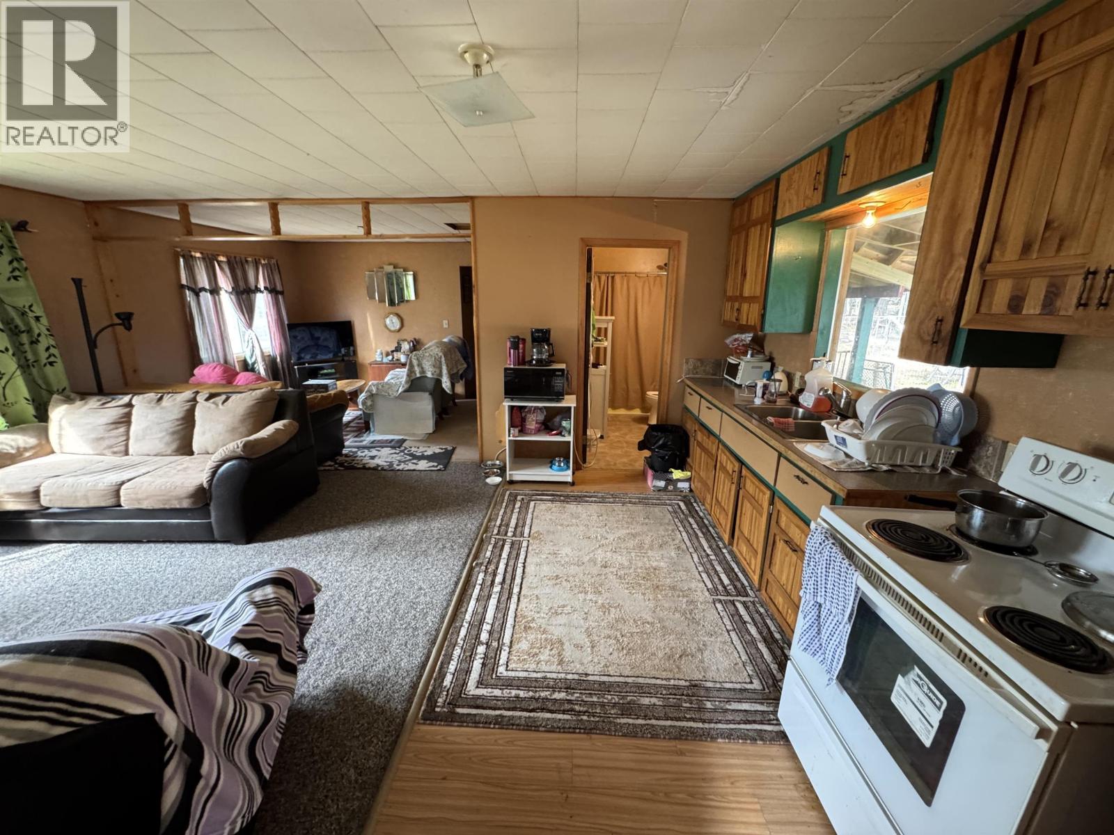 6265 HORSE LAKE ROAD - 20