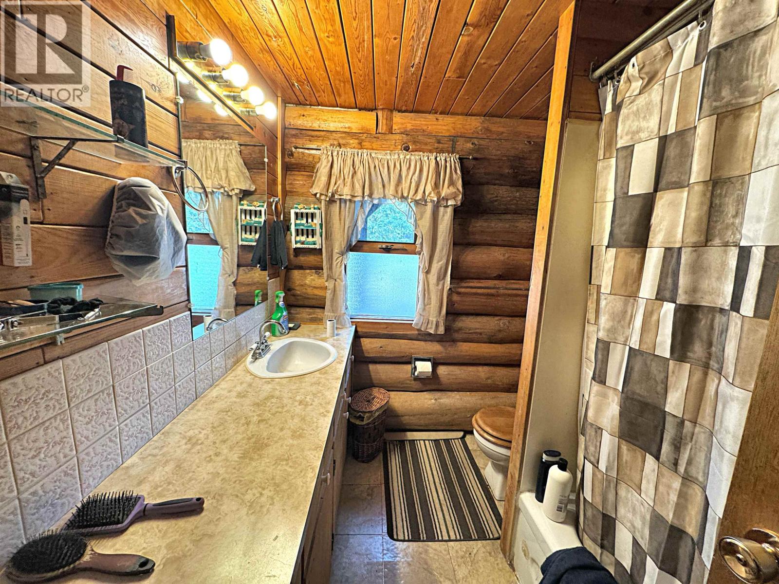 6265 HORSE LAKE ROAD - 10