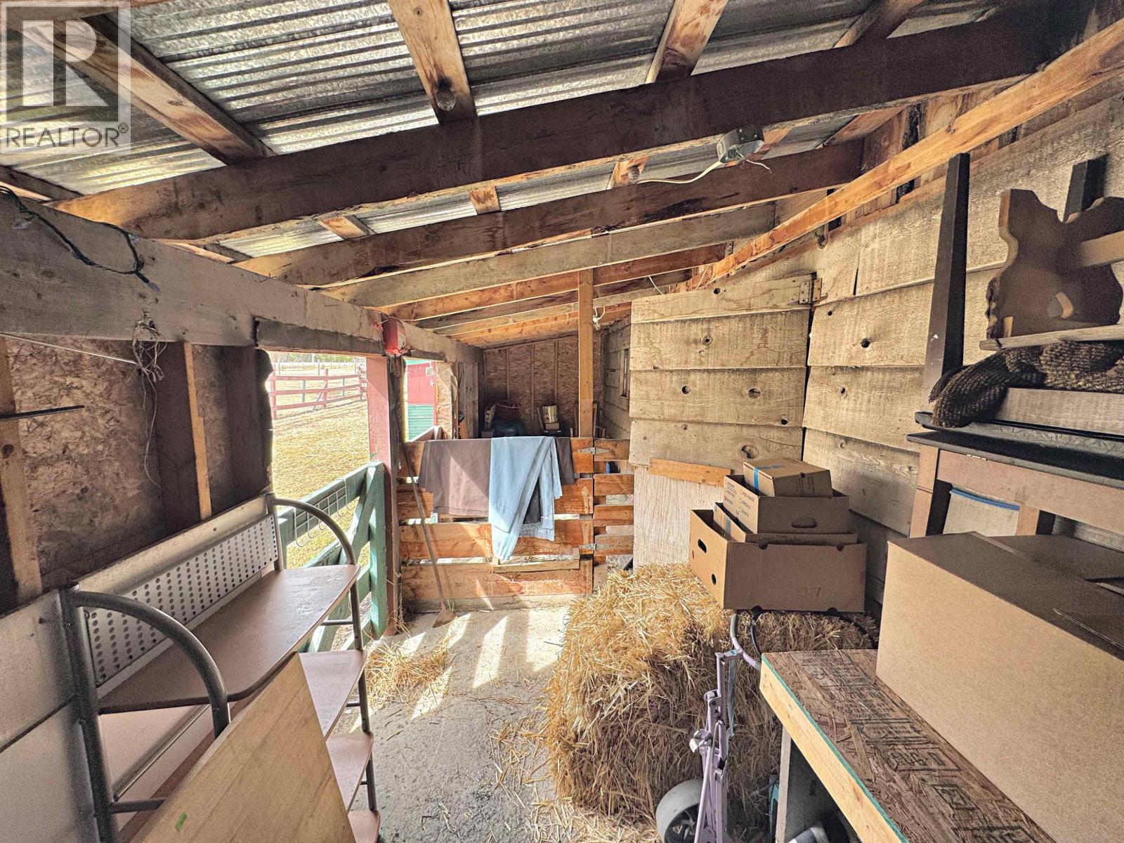 6265 HORSE LAKE ROAD - 24