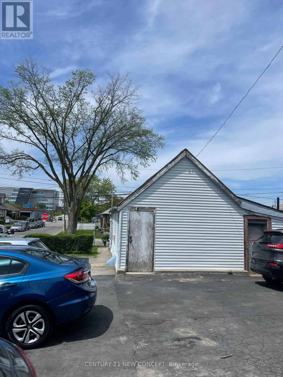 1171 ROSELAWN AVENUE - 5