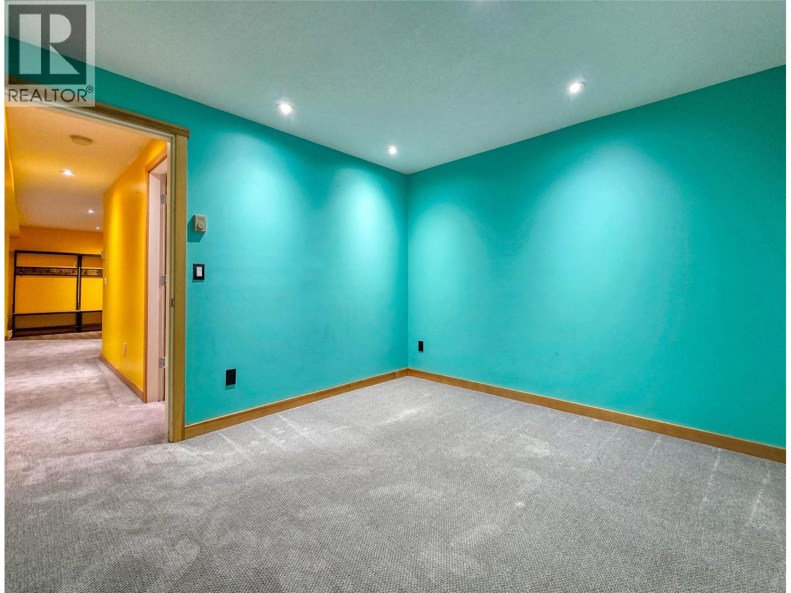 1502 10TH AVENUE - 35