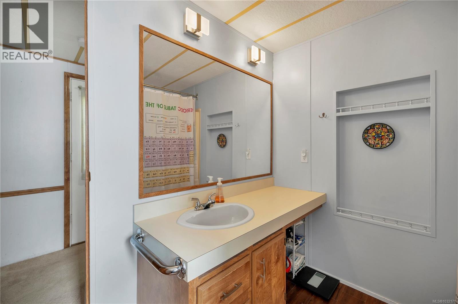 670 HOMEWOOD RD - 64