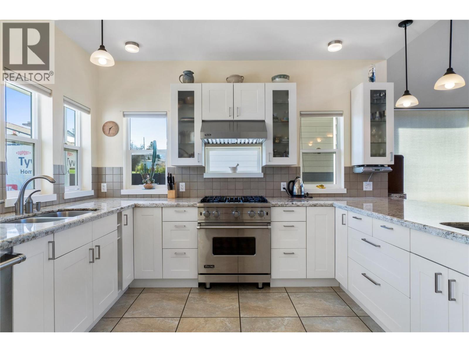 1050 9 Avenue NE - 14
