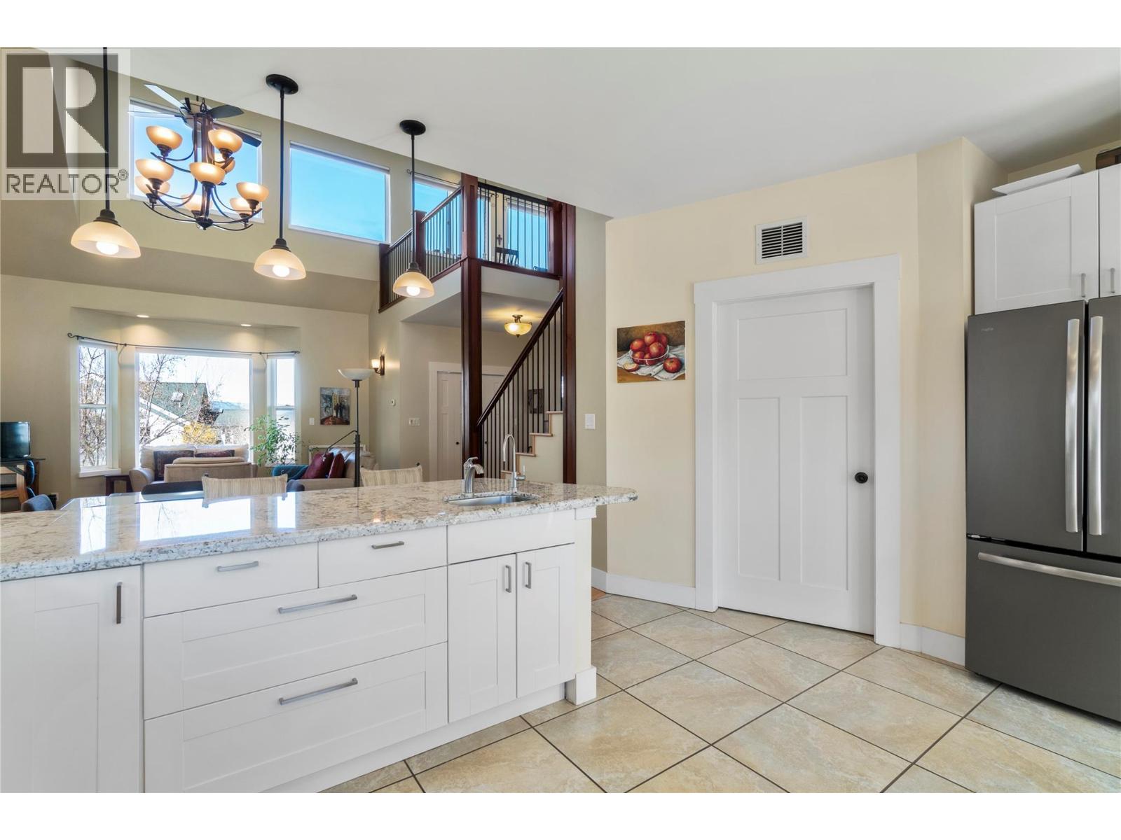 1050 9 Avenue NE - 16
