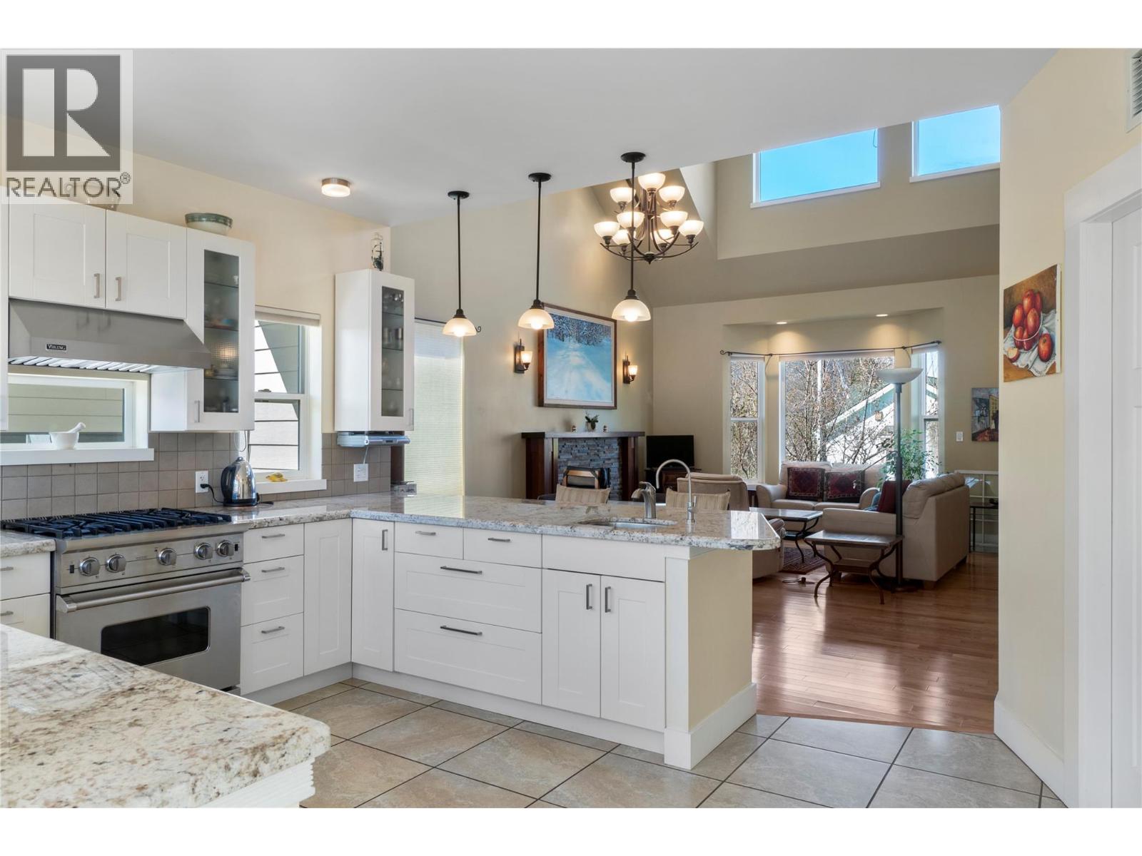 1050 9 Avenue NE - 19