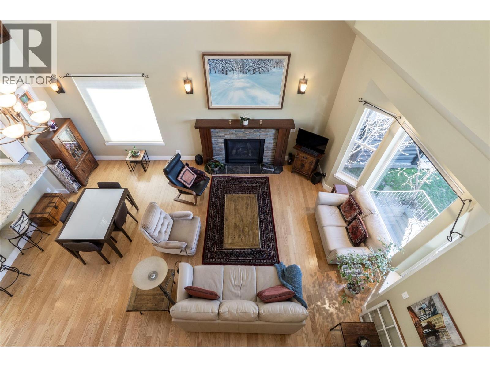 1050 9 Avenue NE - 34