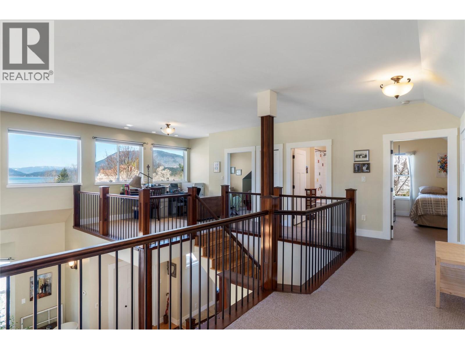 1050 9 Avenue NE - 35