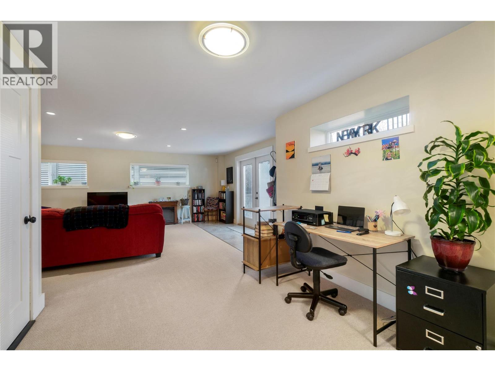 1050 9 Avenue NE - 43