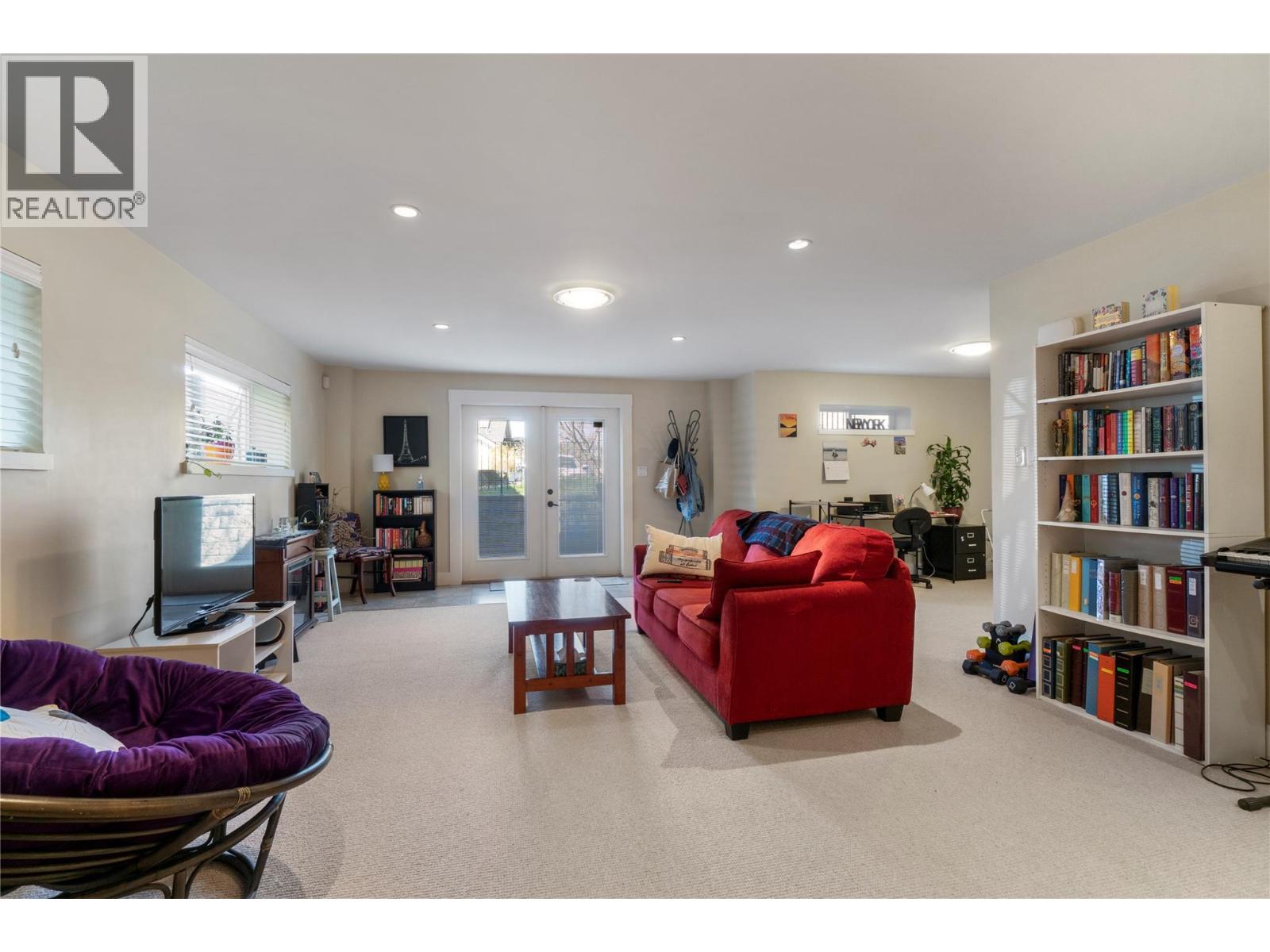1050 9 Avenue NE - 46