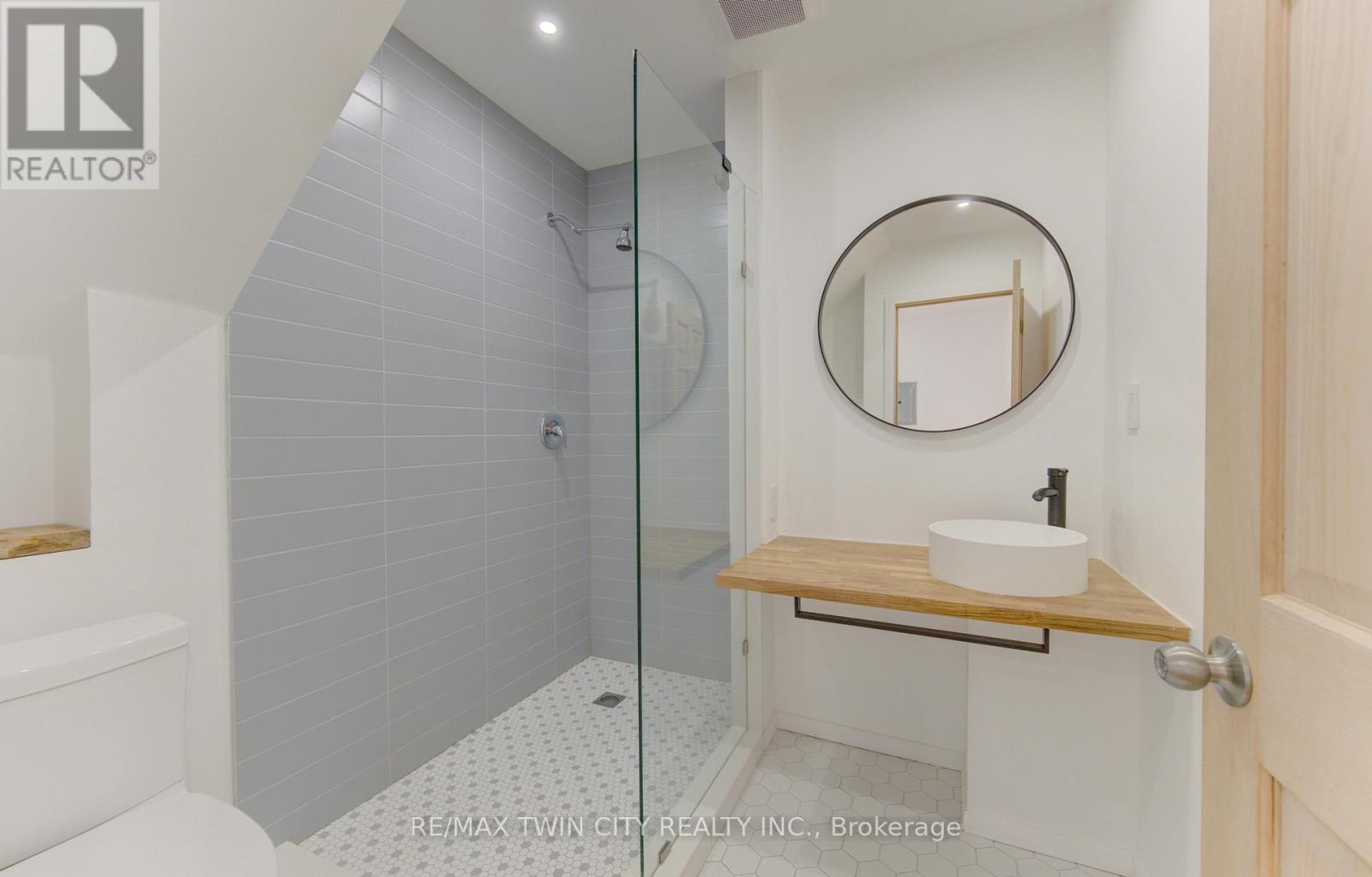 67 LOUISA STREET W - 23