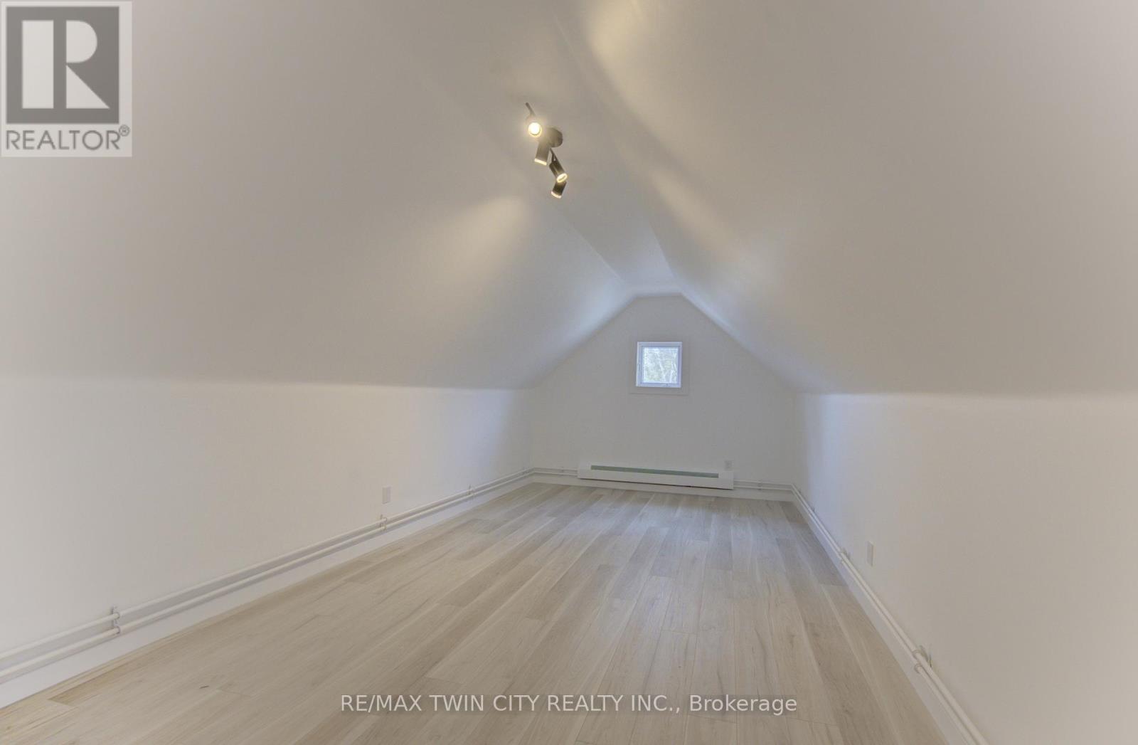 67 LOUISA STREET W - 34