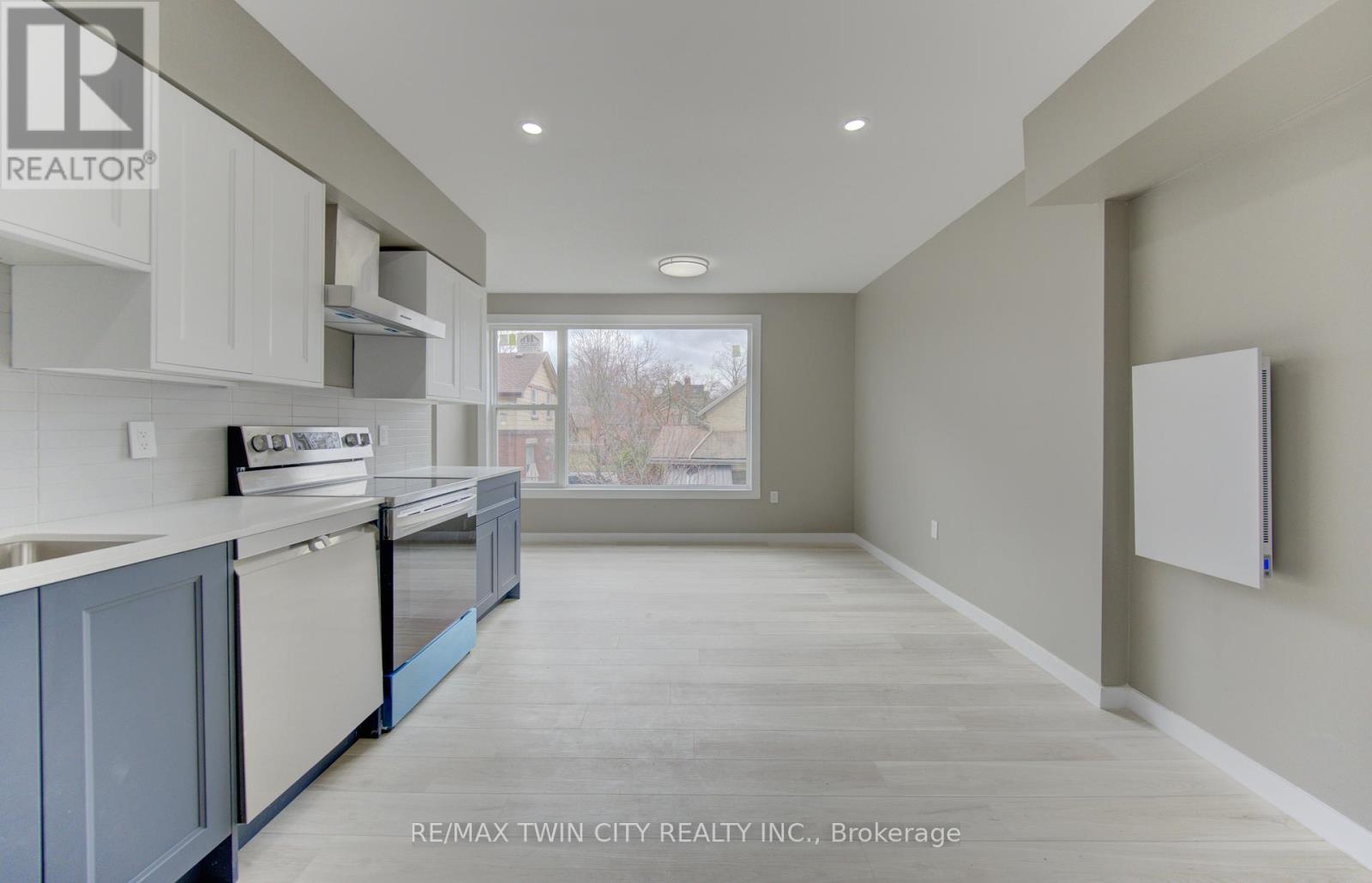 67 LOUISA STREET W - 4