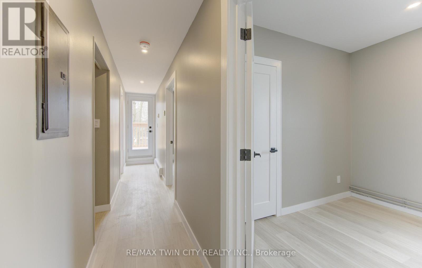 67 LOUISA STREET W - 8