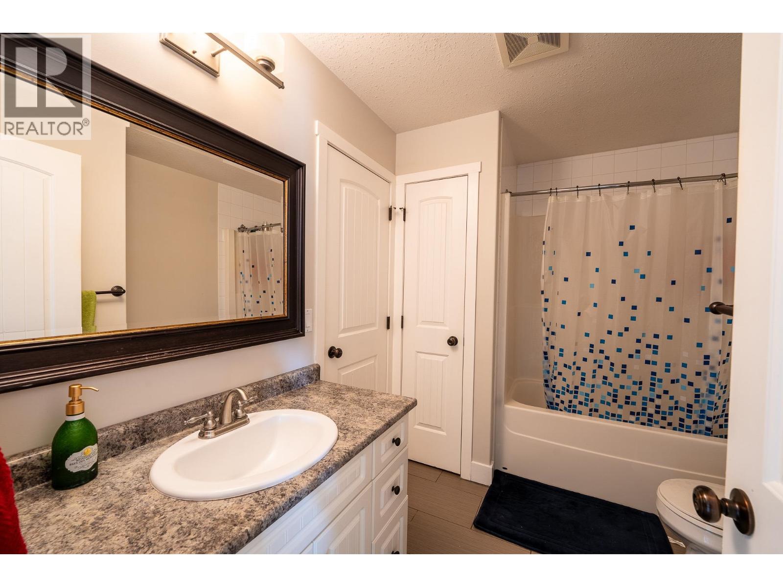 8727 113A AVENUE - 11