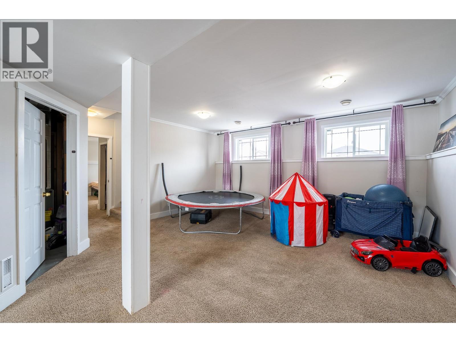 8727 113A AVENUE - 13