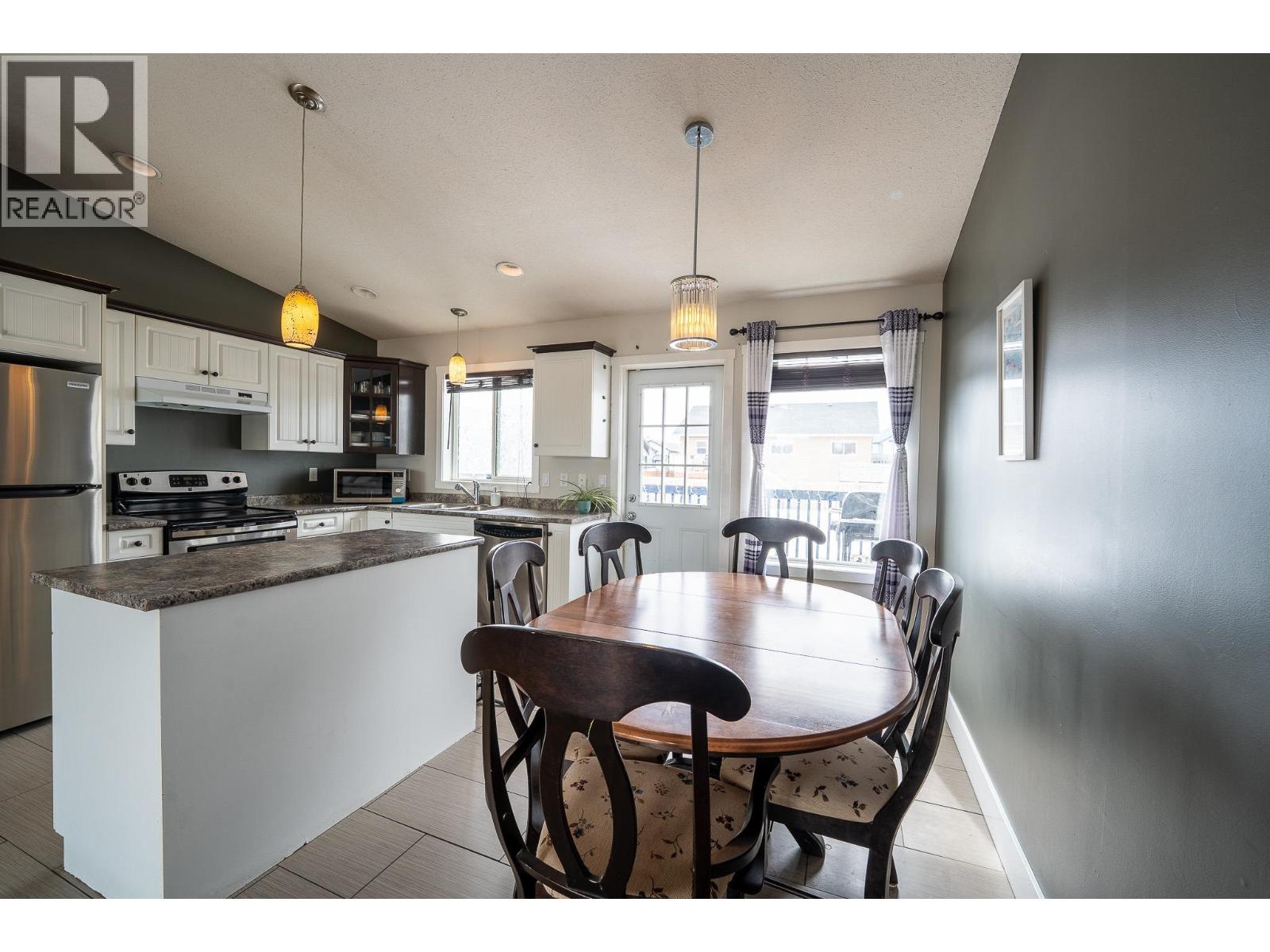 8727 113A AVENUE - 5