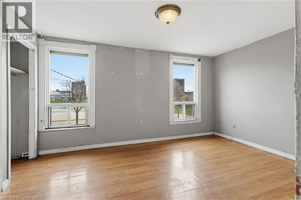 249 WENTWORTH Street N - 15