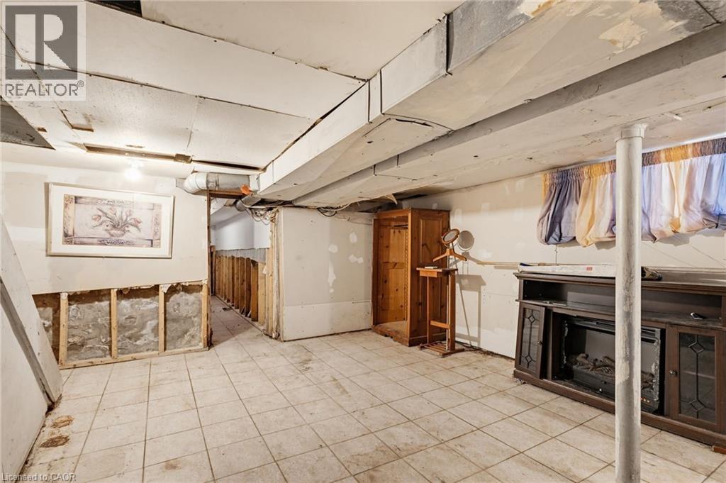 249 WENTWORTH Street N - 20
