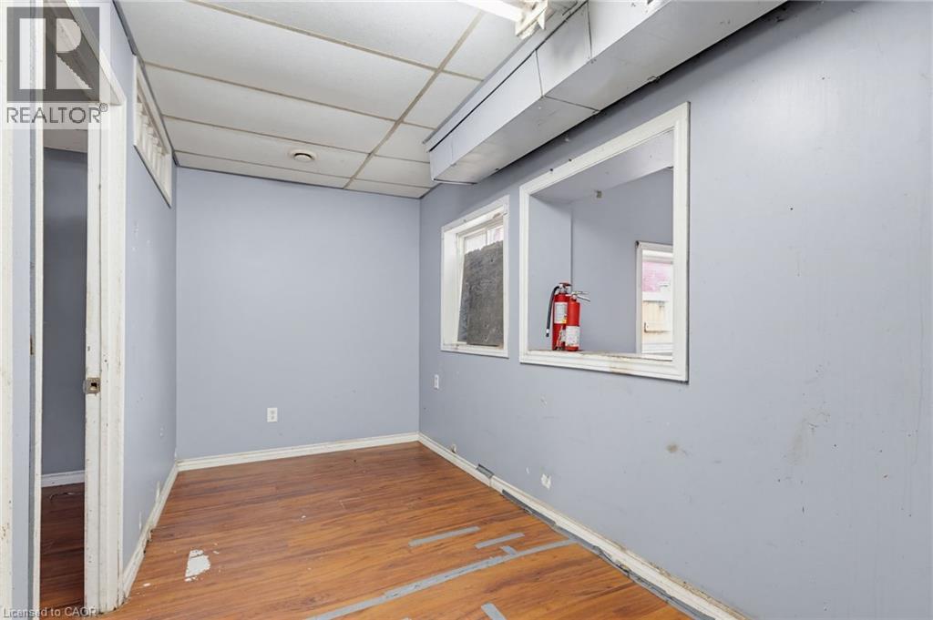 249 WENTWORTH Street N - 31