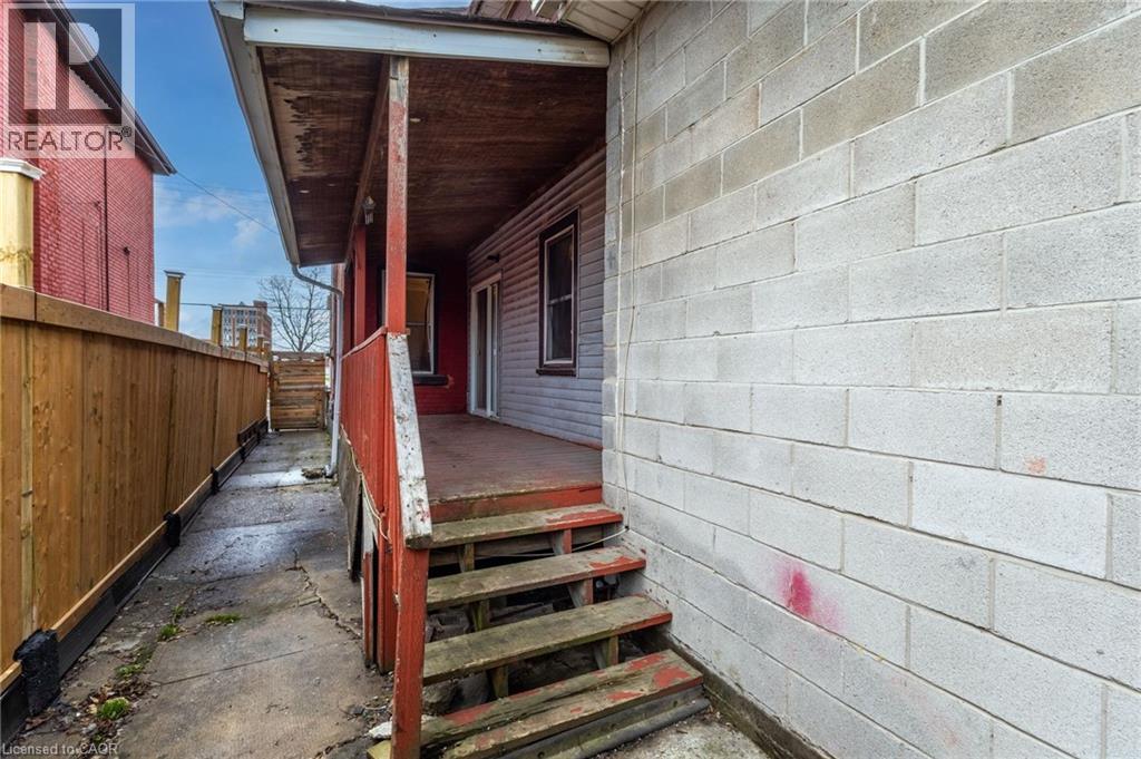 249 WENTWORTH Street N - 35