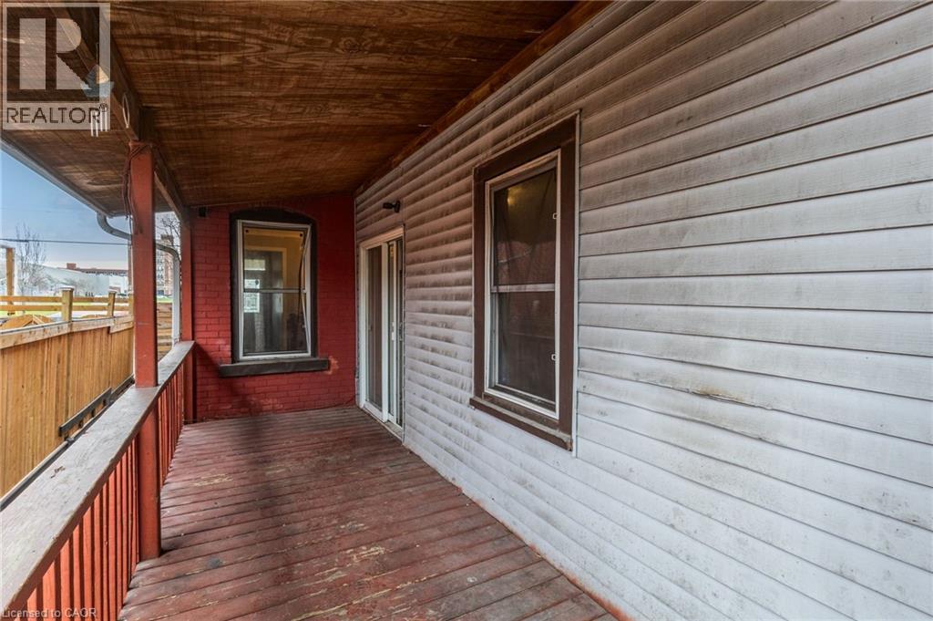 249 WENTWORTH Street N - 36