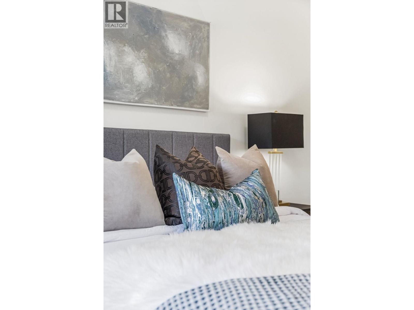 211 221 E 3RD STREET — photo 14