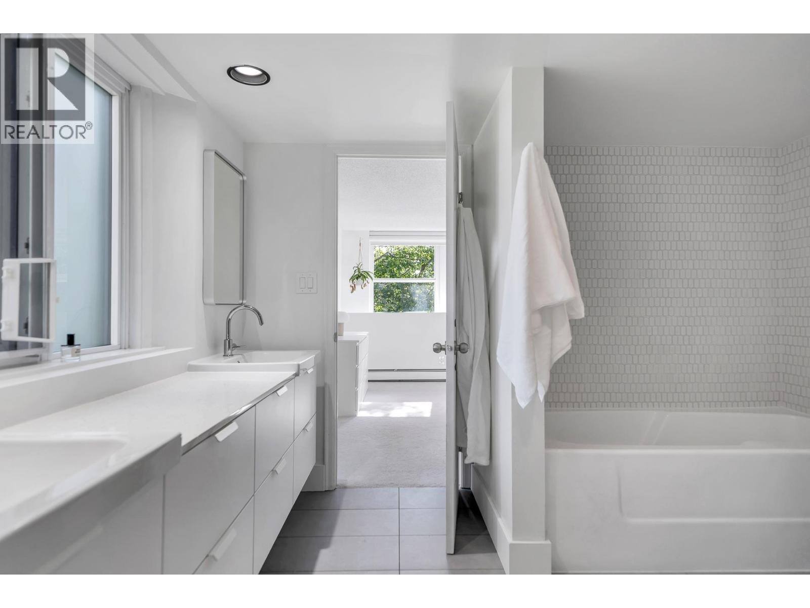 #111-1350 VIEW Crescent, Delta