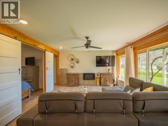 1819 ROBERTS ROAD - 20