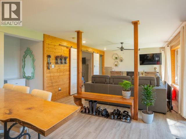 1819 ROBERTS ROAD - 28