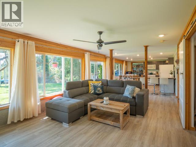 1819 ROBERTS ROAD - 27