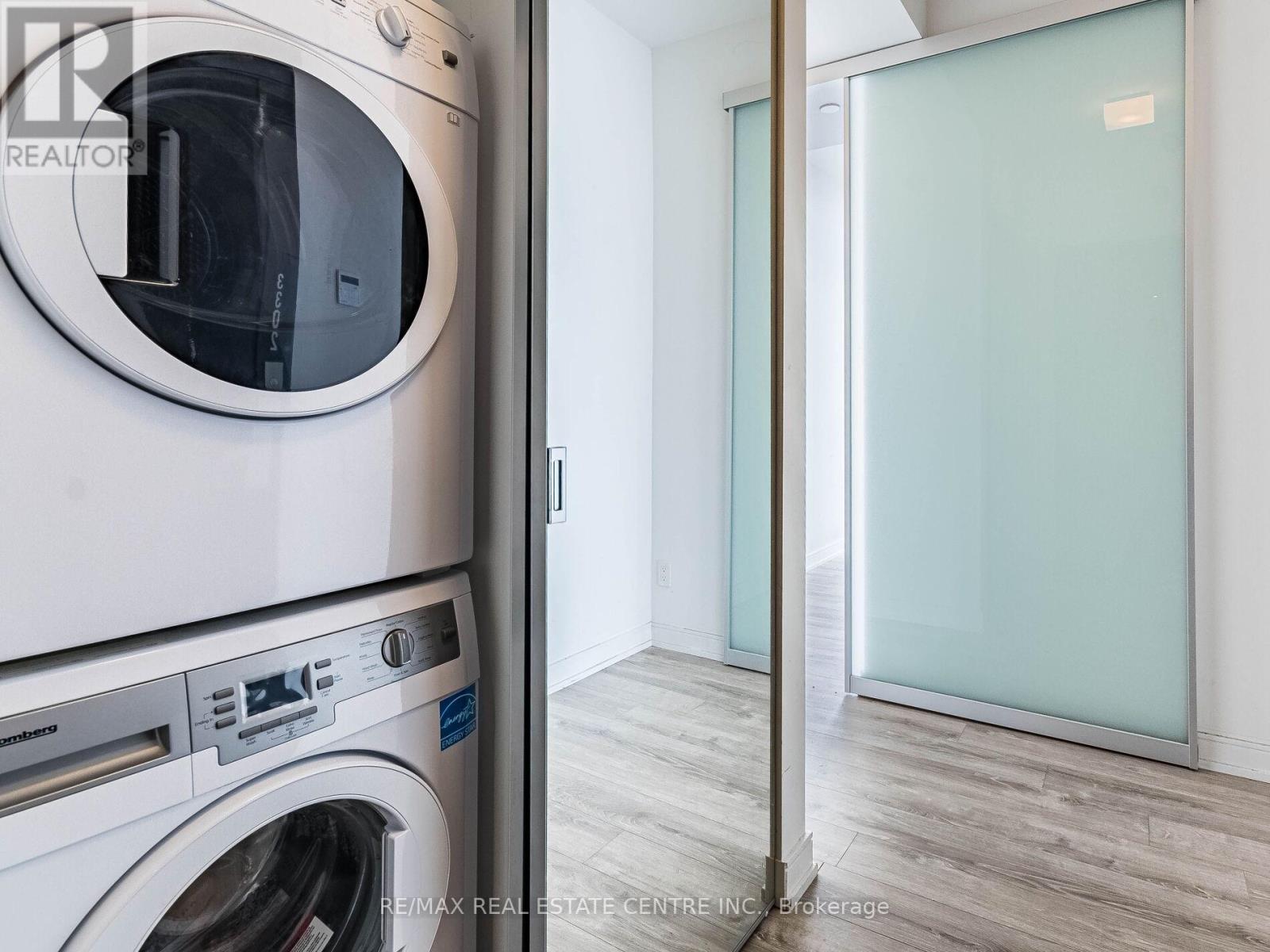 #3302 28 WELLESLEY STREET - 27