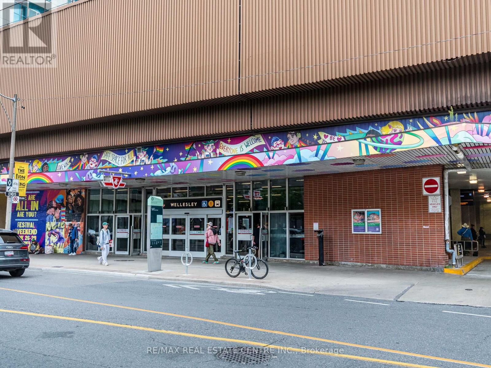 #3302 28 WELLESLEY STREET - 35