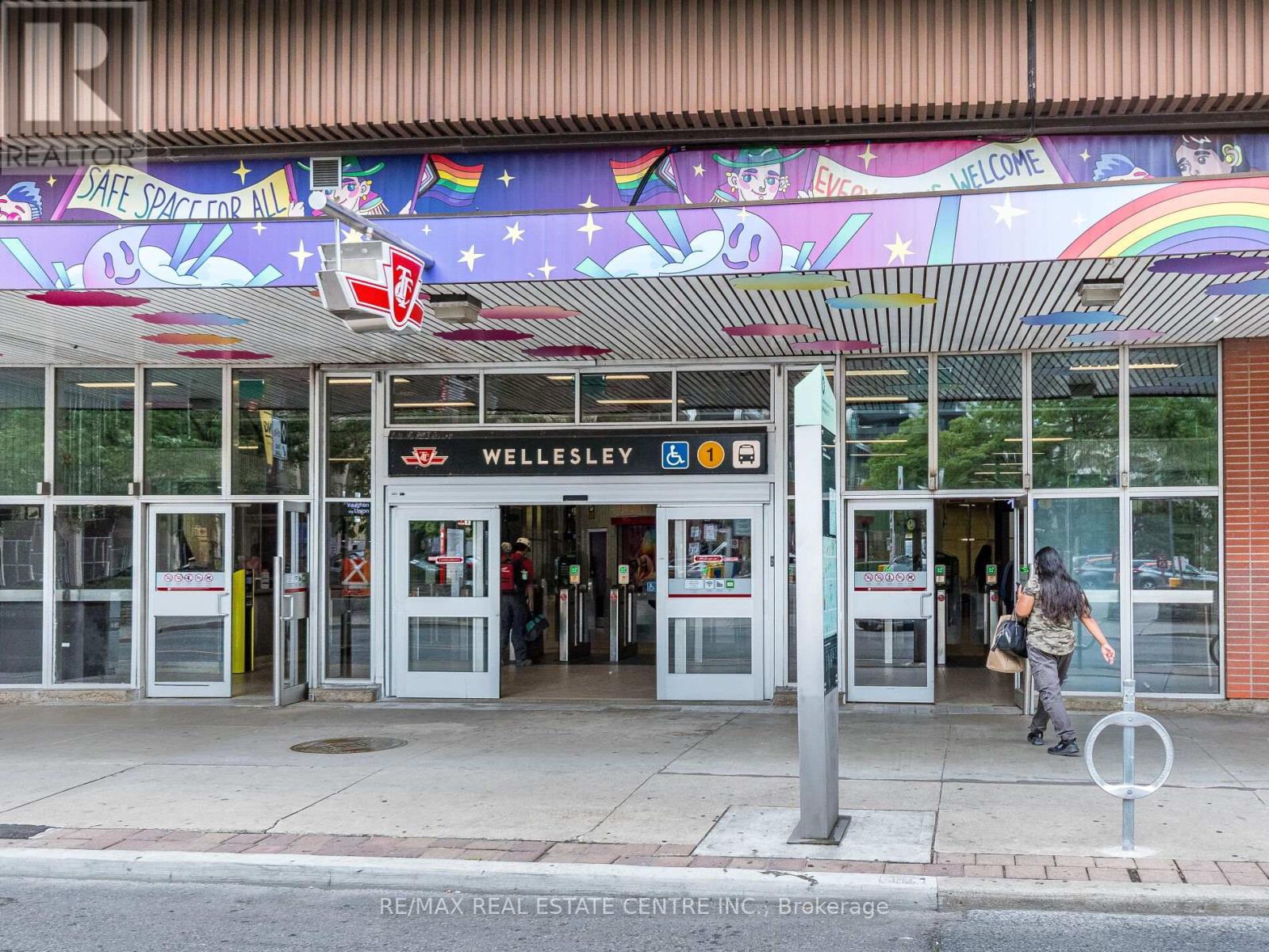 #3302 28 WELLESLEY STREET - 37