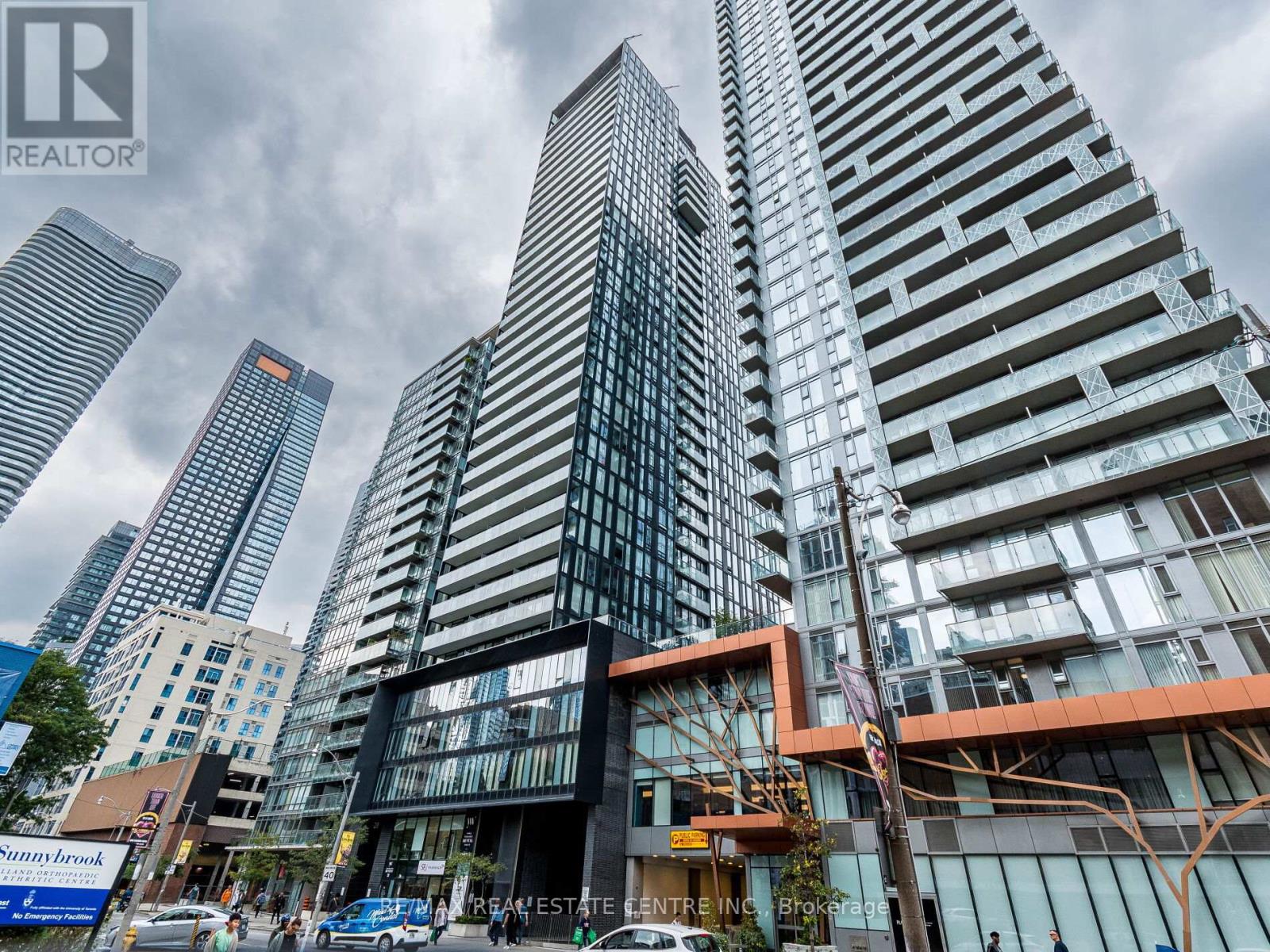 #3302 28 WELLESLEY STREET - 38