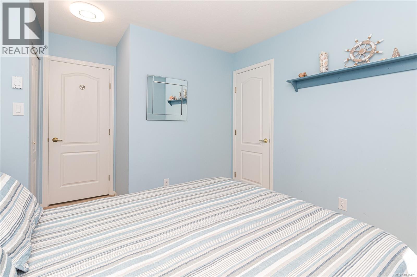 3699 ARBUTUS DR N - 16