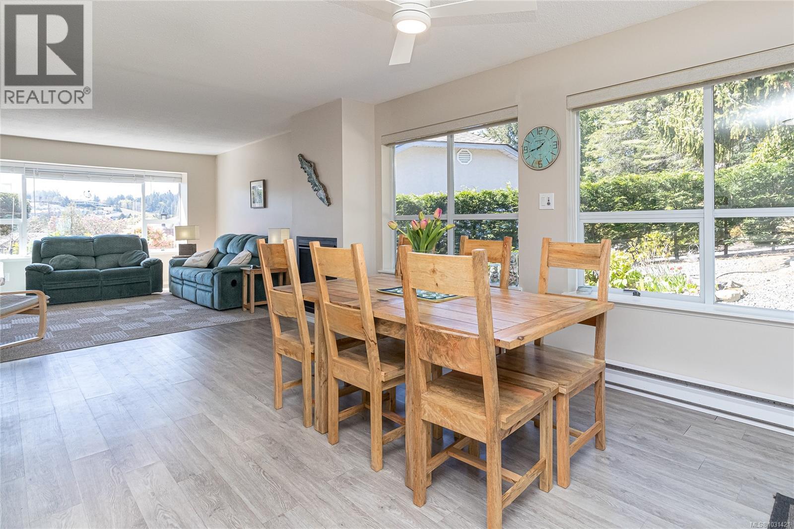 3699 ARBUTUS DR N - 6