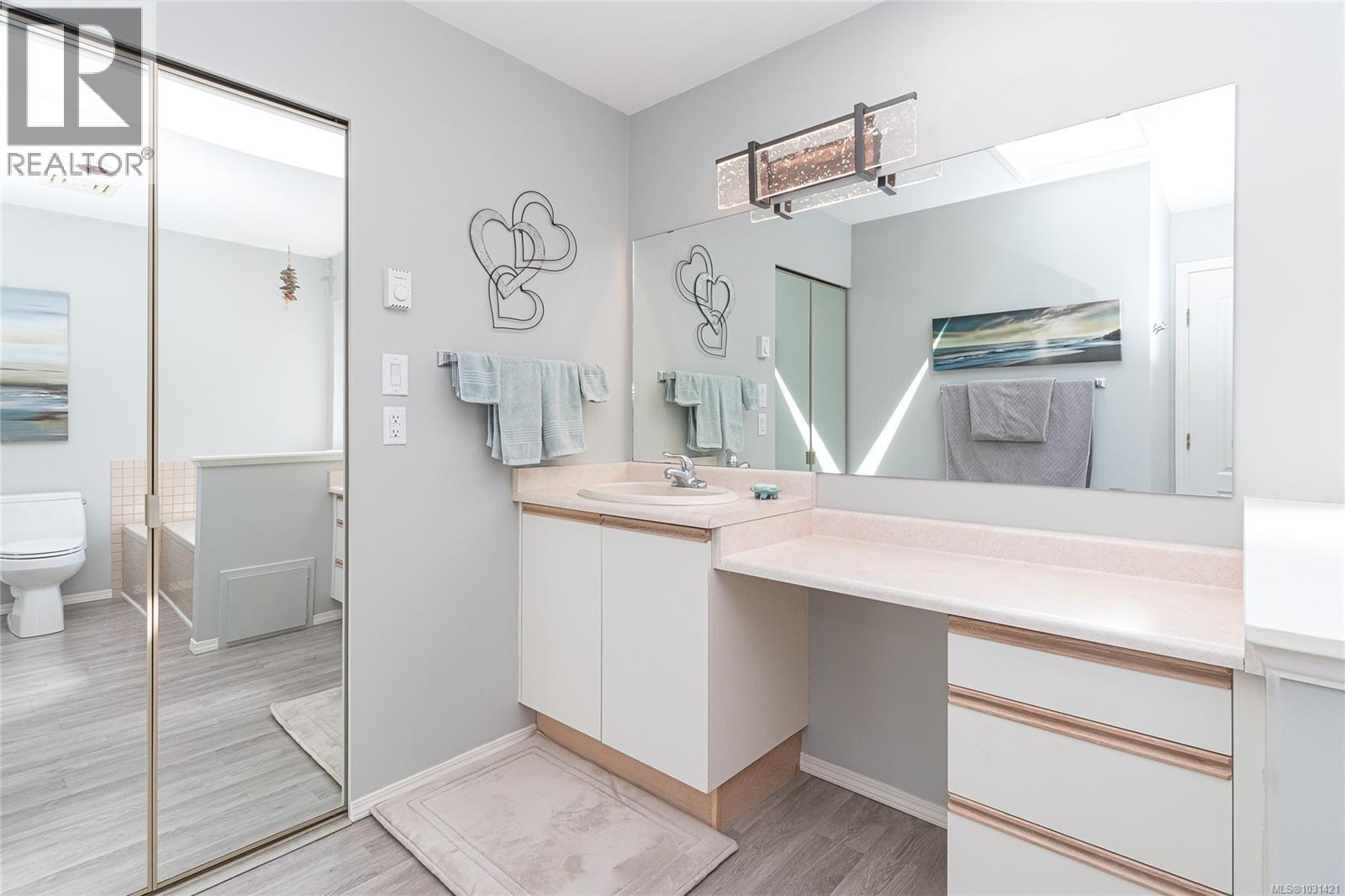 3699 ARBUTUS DR N - 13