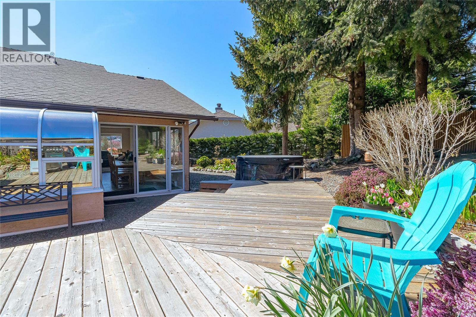 3699 ARBUTUS DR N - 22