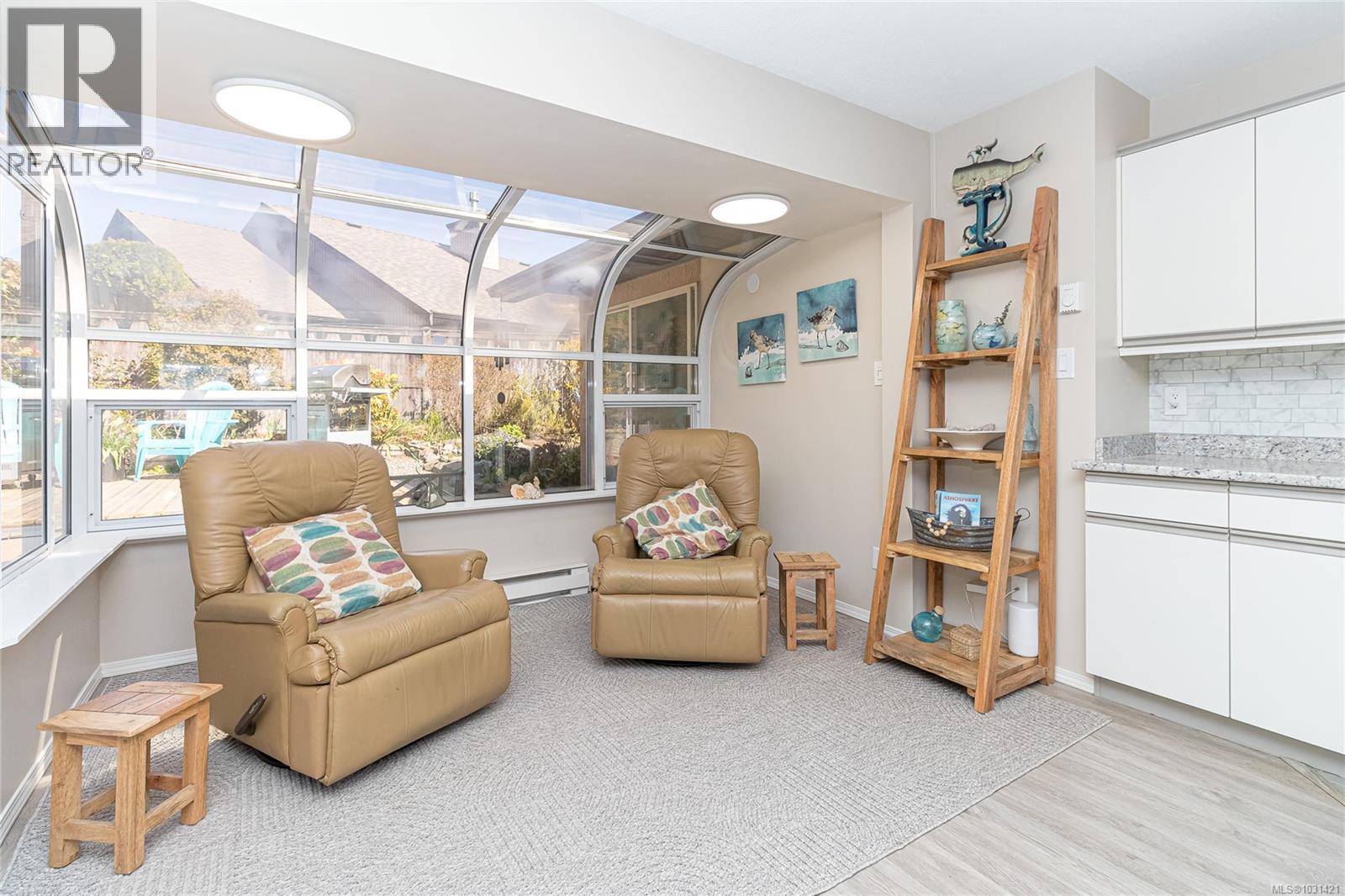 3699 ARBUTUS DR N - 9