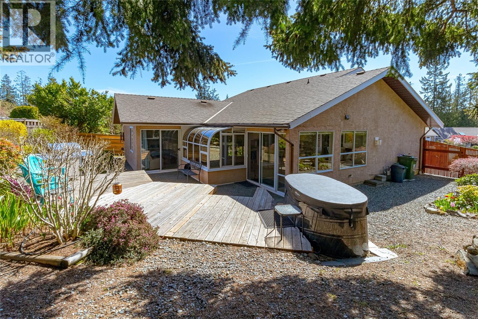 3699 ARBUTUS DR N - 23