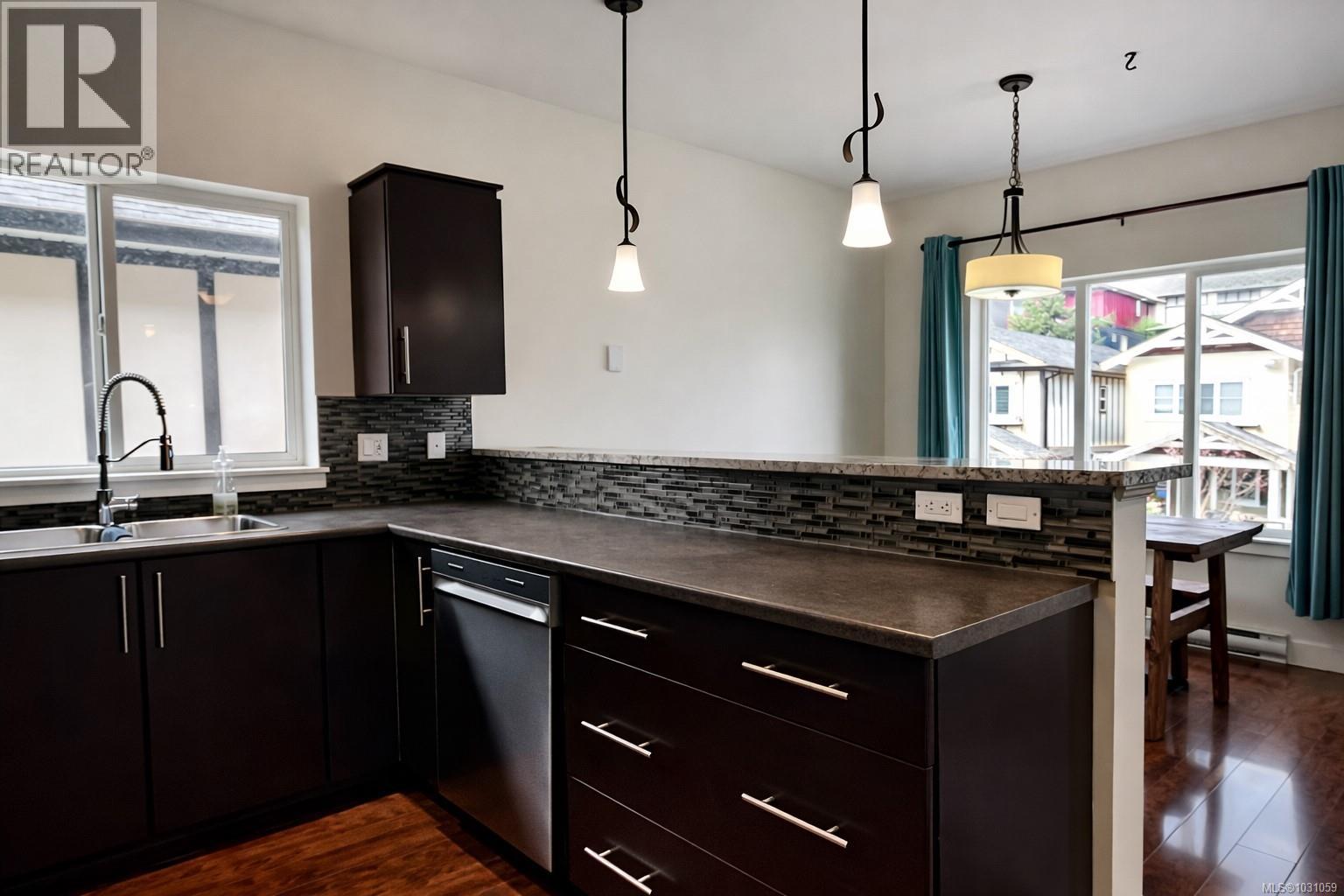  1221 Parkdale Creek Gardens, Langford