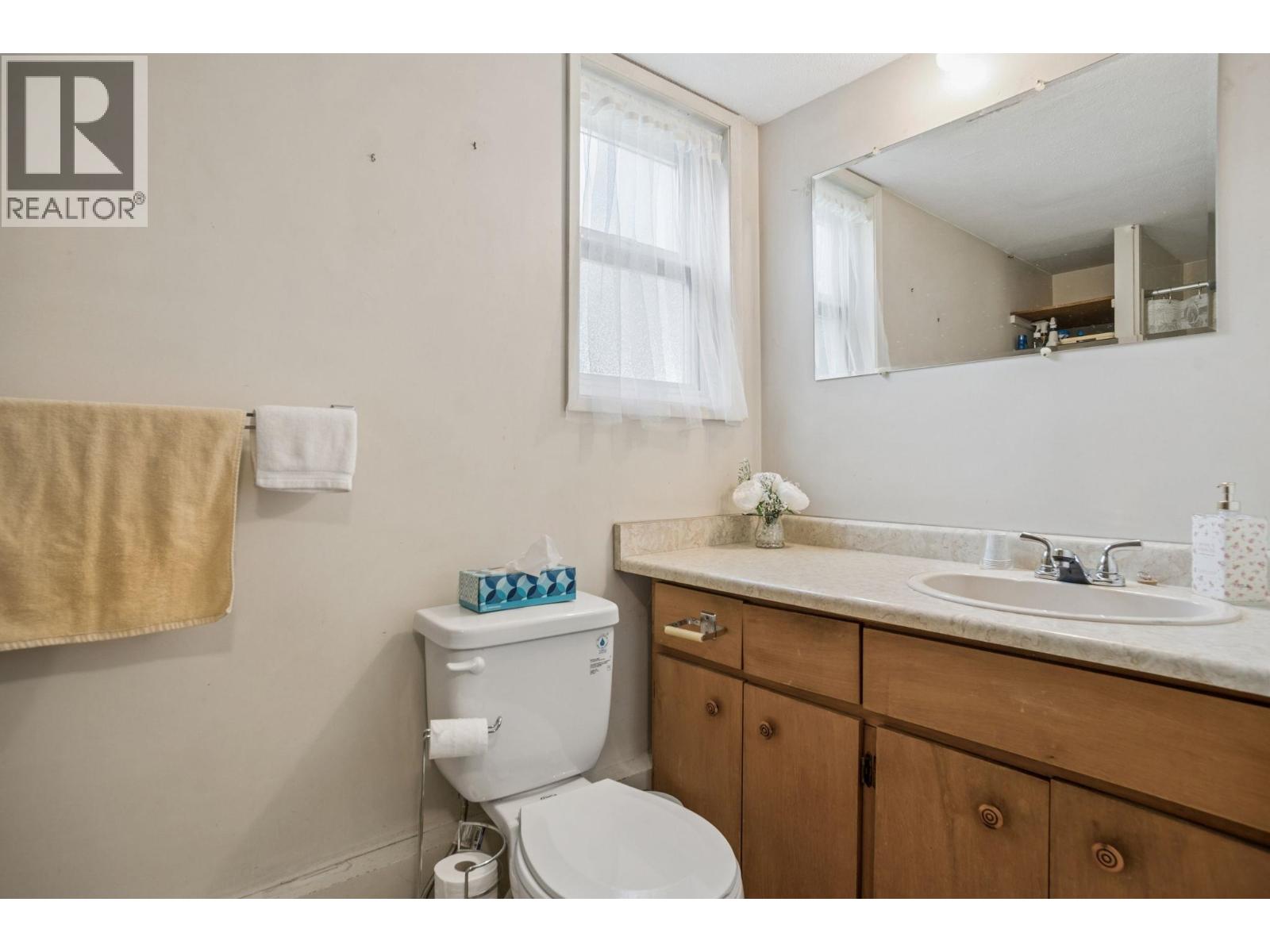 5392 MAPLE Crescent, Delta