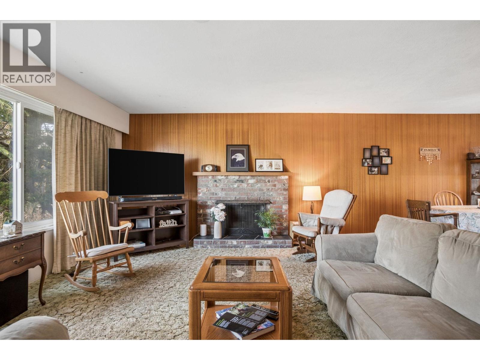 5392 MAPLE Crescent, Delta