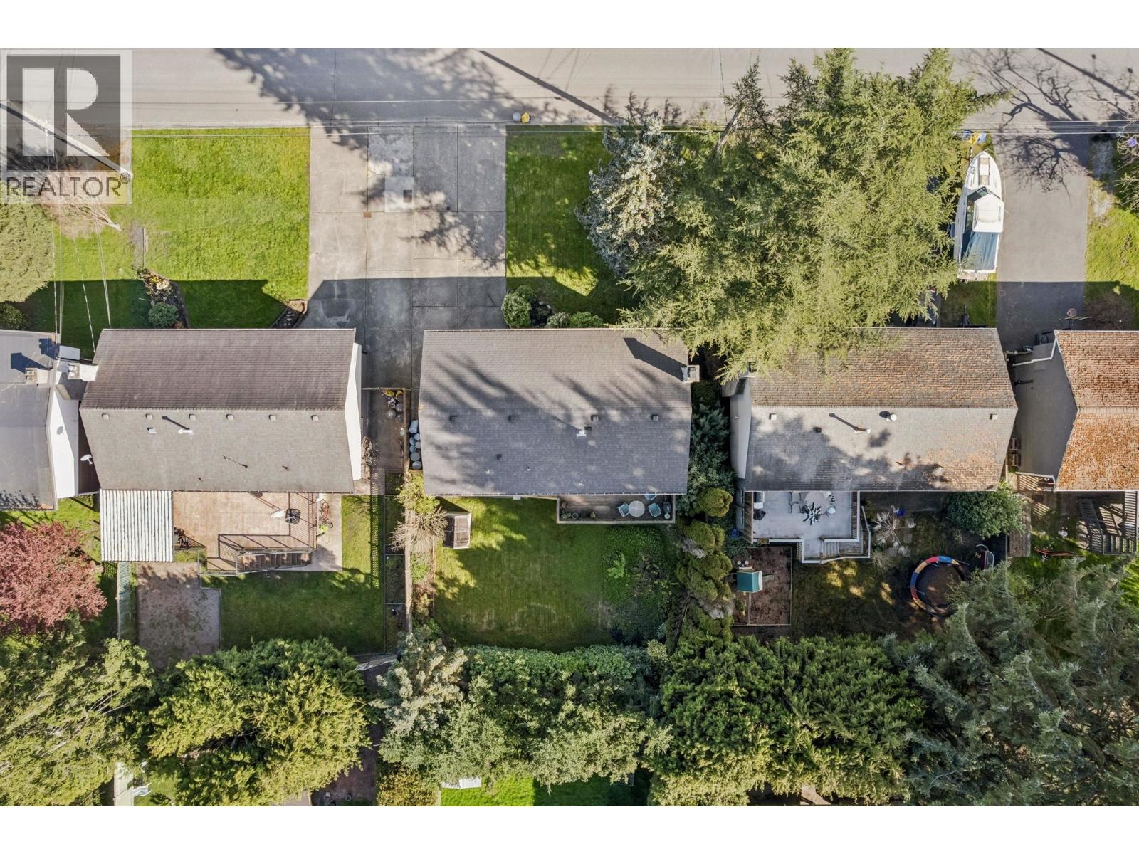 5392 MAPLE Crescent, Delta