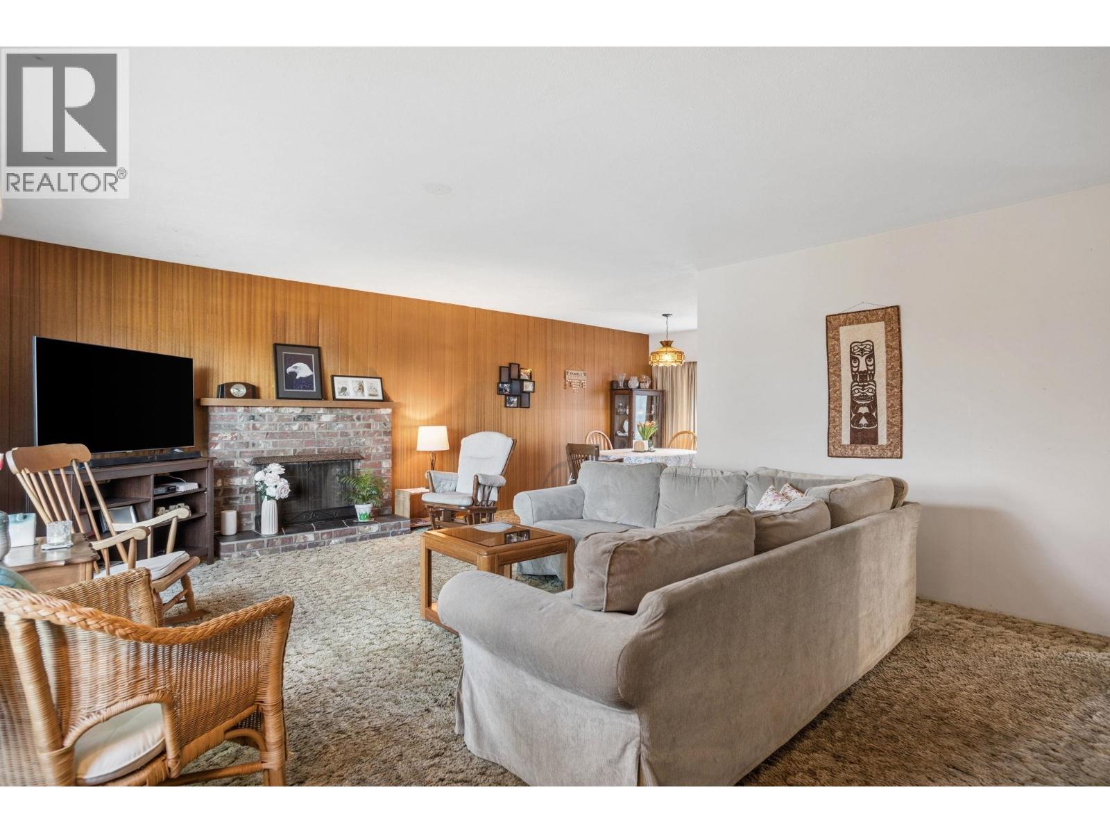 5392 MAPLE Crescent, Delta