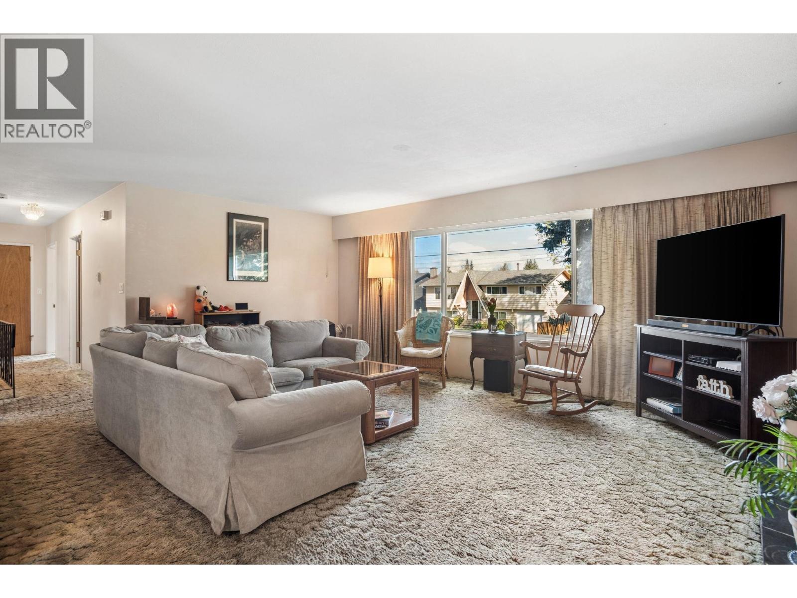 5392 MAPLE Crescent, Delta