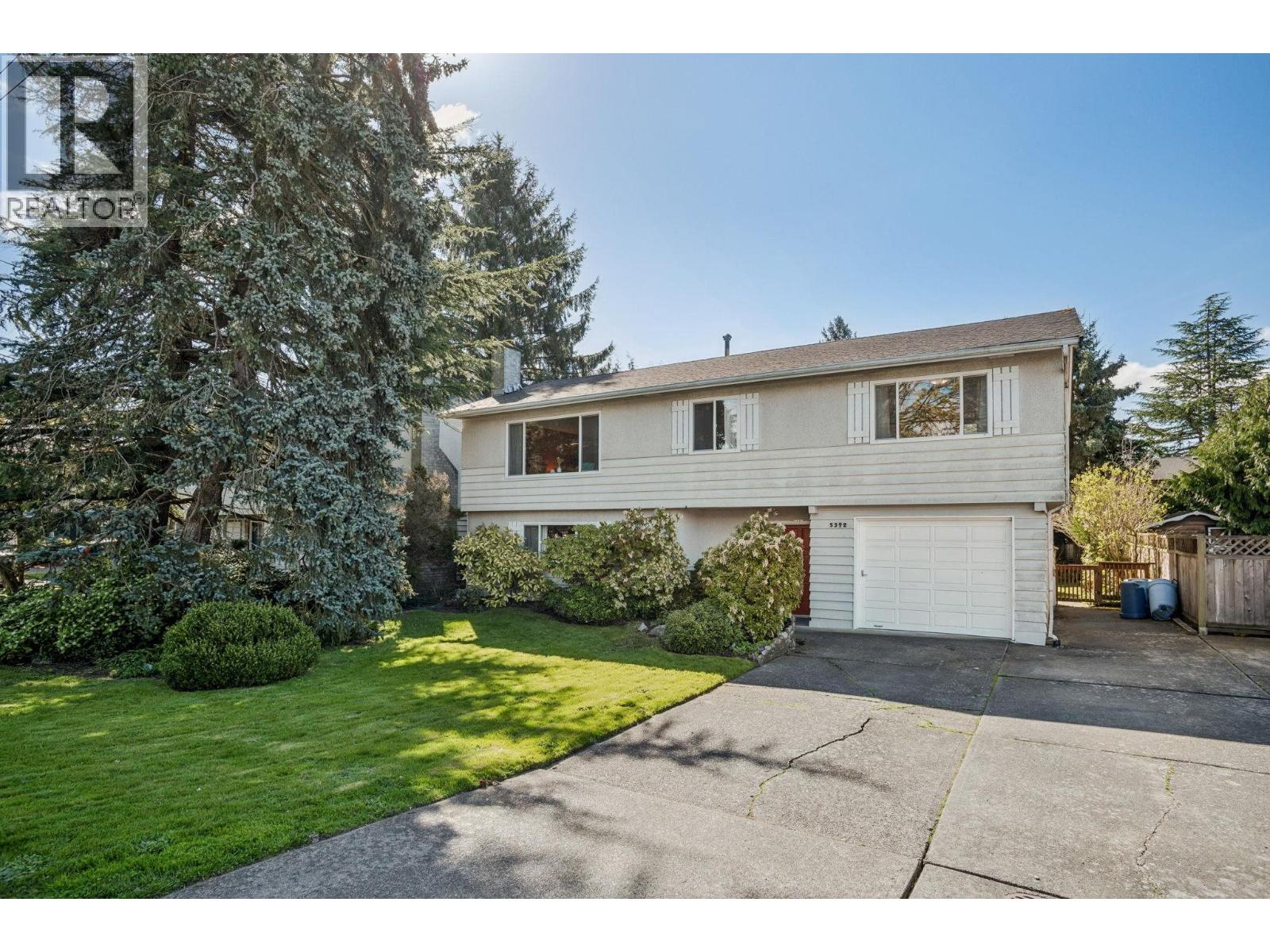 5392 MAPLE Crescent, Delta