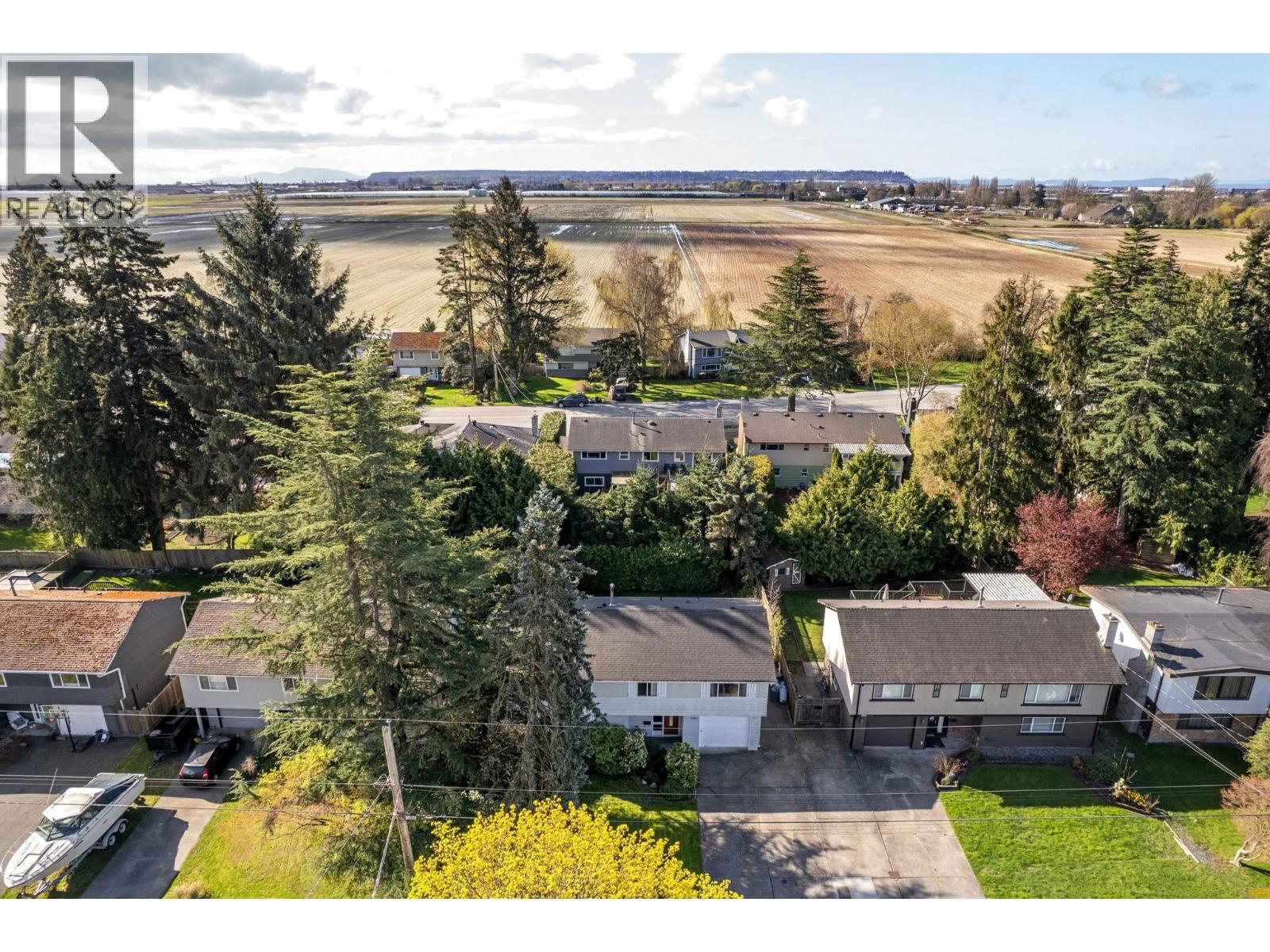 5392 MAPLE Crescent, Delta