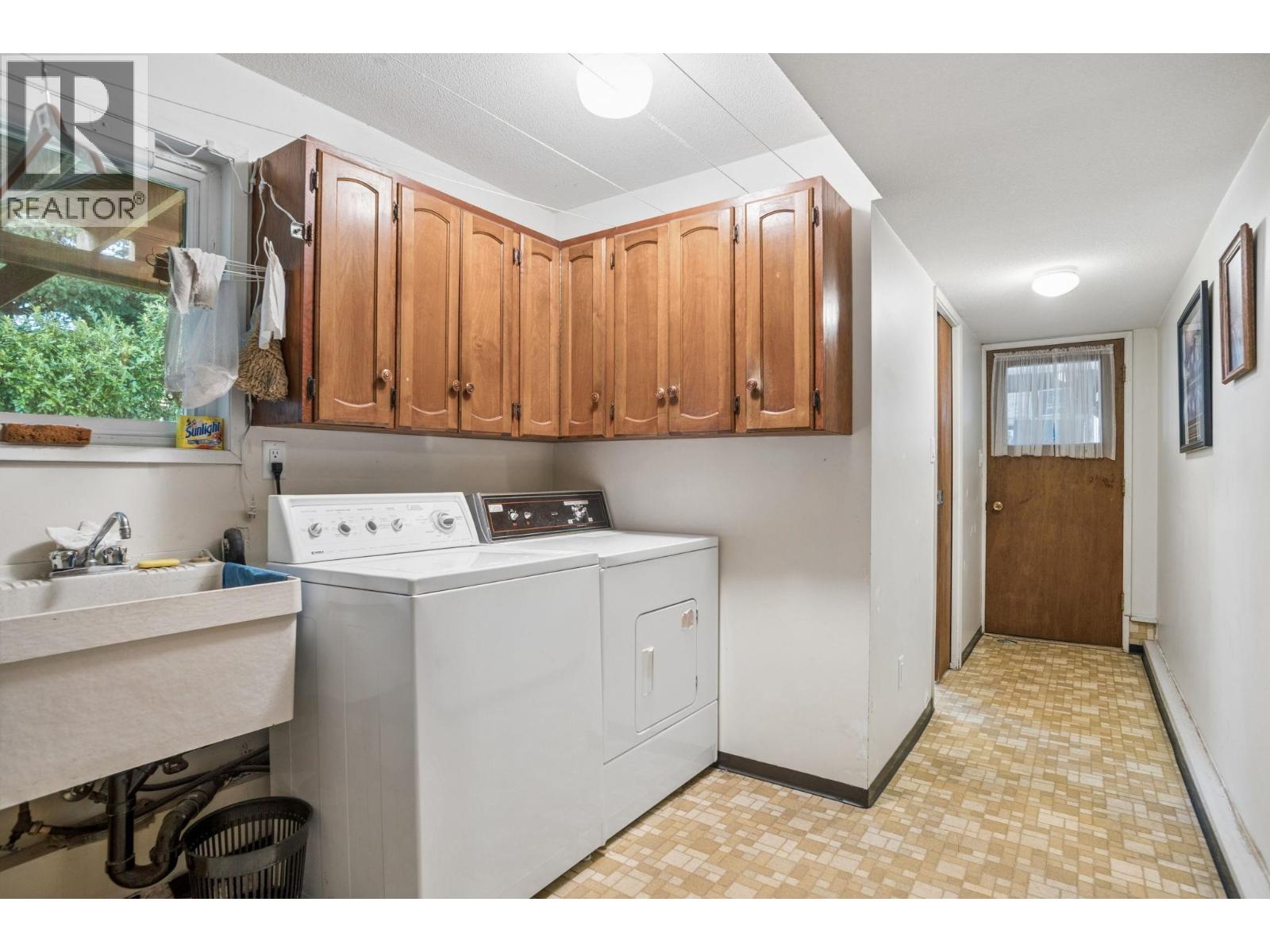 5392 MAPLE Crescent, Delta